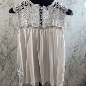 RAIN Beautiful White Lace Flowy Sleeveless Top